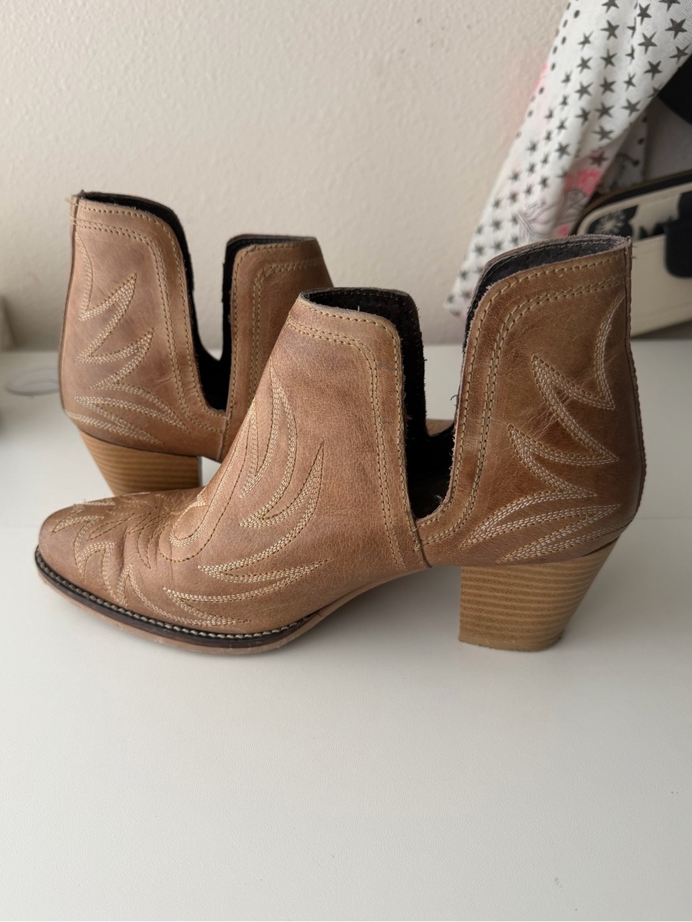 ROPER ROWDY ANKLE BOOTIE Tan Leather Block Heel Cut Out Western Embroidered 7.5 - Picture 6 of 8